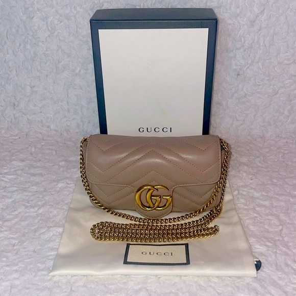 Gucci Matelassé Chevron Quilted Leather Super Mini Marmont Bag in Dusty Pink - Picture 3 of 17